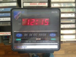 Soundesign 80s Retro Mod Surfer Am/fm Electronic Digital Clock Radio 3634 Ki