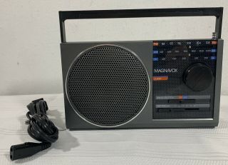 Vintage Magnavox D2010 Multi - Band Am/fm Portable Radio W/ Power Cord Very Good