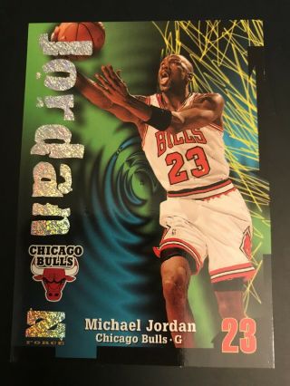 1997 - 98 Skybox Z - Force Michael Jordan 23 Chicago Bulls Rave 242/399 Insert
