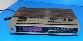 General Electric Ge Vintage Electronic Digital Fm/am Clock Radio 7 - 4634b