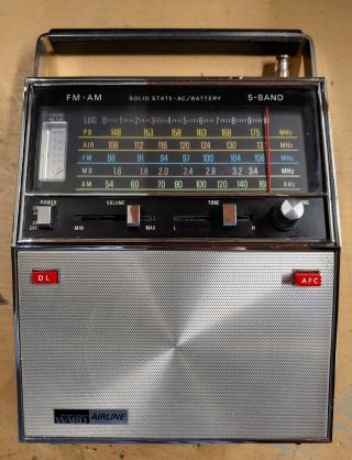 Montgomery Wards Airline 5 Band Radio Model Gen - 1461a Early 1970s