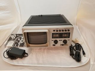Vintage 1978 Montgomery Ward Gen 11159a Tv/am - Fm Radio Portable