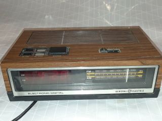 Vintage General Electric Ge Am/fm Electronic Digital Alarm Clock Radio 7 - 4640b