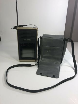 Zenith Portable/handheld B&w Television Tv Uhf/vhf 1985 Model Bt044s No Charger