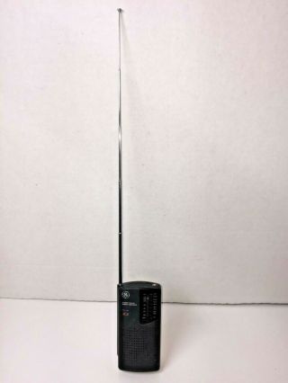 GE General Electric No.  7 - 2584A AM/FM Pocket Radio 2 Band Receiver - Great 2
