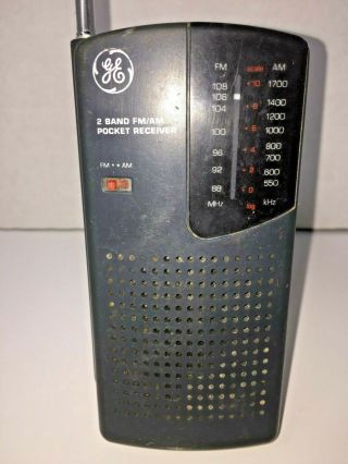 GE General Electric No.  7 - 2584A AM/FM Pocket Radio 2 Band Receiver - Great 3