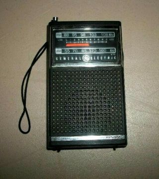 Vintage General Electric 7 - 2500b Fm/am Transistor Radio Great