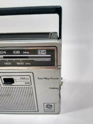 Vintage General Electric Model 7 - 2660C AM/FM Radio Not 2