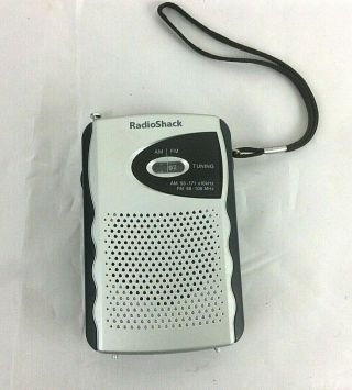 Realistic Radioshack Am/fm Pocket Radio 12 - 994 With Headphone Jack