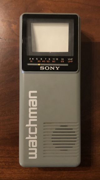 Vintage Sony Fd - 10a Watchman Handheld Television Black & White 2 " Portable Tv