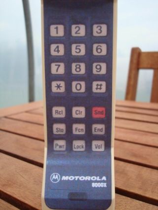 Toy 1980s Style Vintage Brick Cell / Mobile Phone Prop - Motorola DynaTAC 8000x 3