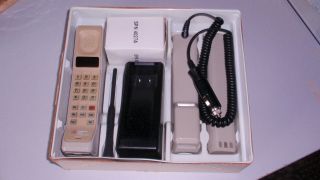 Vintage Motorola Brick Cell Phone Model F09lfd8459dg