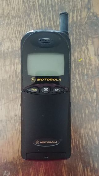 Vintage Motorola Model 171449 Flip Cell Phone With Lithium Battery Back