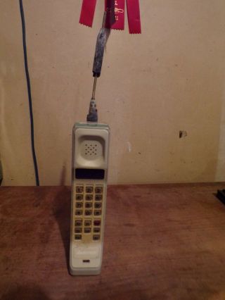 Vintage Motorola Dynatac Mobile Brick Cell Phone