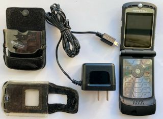 Motorola Razr Vga Zoom 4x - Flip Phone - W/ Charger And Leather Case