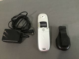 MOTOROLA FLIP PHONE WITH WALL CHARGER AND BELT CLIP 3