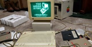 Vintage Apple Iic Computer With Monitor & Stand