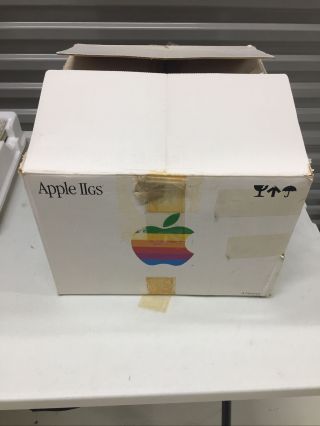Apple Ii Gs / Apple 2 Gs With Key Board Mouse Cords And Box With Foam