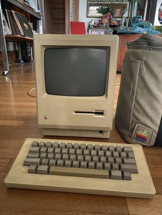 Vintage Apple Macintosh Plus 1MB M0001A Keyboard M0110 Mouse M0100 Travel Bag 3