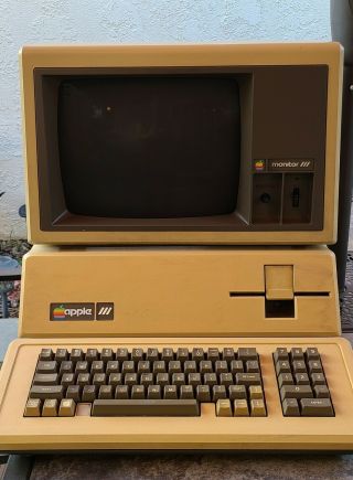 Apple Iii Computer System And Apple Iii Keyboard Model A3m0039 Rare Find