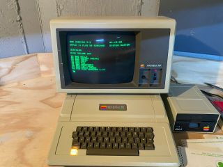 Vintage Early Apple Ii Plus Computer,  Monitor Iii,  Disk Drive,  Manuals -