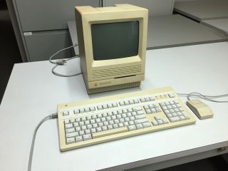 Apple Macintosh Se/30 All - In - One Computer With Keyboard,  Mouse & More