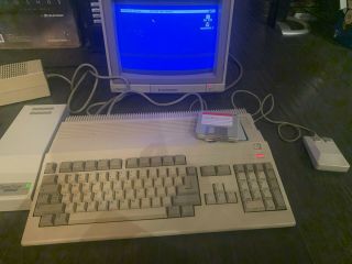 Commodore Amiga 500 With Supradrive 500xp,  3mb Total Memory,  W/ Monitor