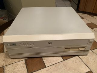 Amiga 4000,  keyboard,  mouse,  Video Toaster,  TBC,  CPU,  Mainboard,  PSU all recapped 2