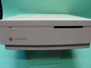 Vintage Apple Macintosh Iisi Computer M0360 With 250mb Scsi Drive