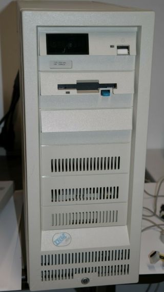 Ibm Ps/2 Model 9595 - 0mg Vintage Microchannel Mega Server W/win95osr2.  Mca