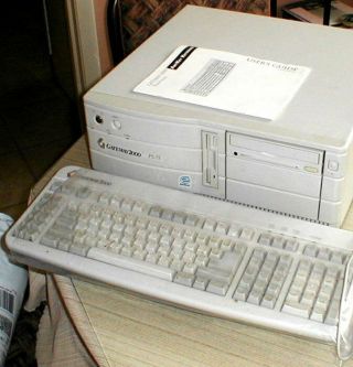 Vintage Gateway 2000 P5 - 75 Computer With Anykey Keyboard Intel