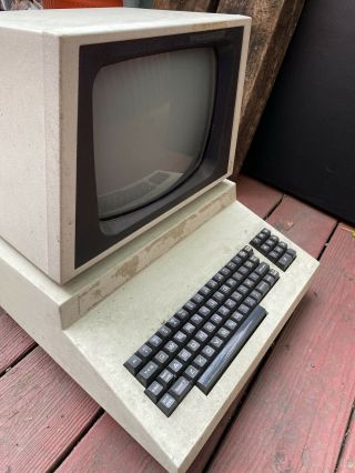 Commodore PET CBM 8032.  Space Key Needs To Be Fixed Only 2