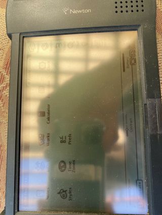 1997 APPLE NEWTON MESSAGE PAD 2000 WITH POWER,  MODEM and MEMORY CARD 3