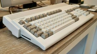 Commodore Amiga 1200 Computer In E X C E L L E N T