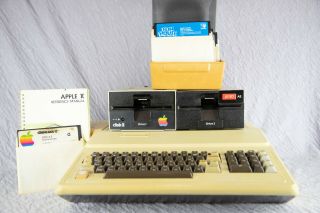 Apple Ii Plus With Dual 5.  25 " Disk Drives And Expanded Memory (powers On)