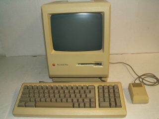 Vintage Apple Macintosh Plus Desktop Computer - M0001a With Mouse And Keyboard