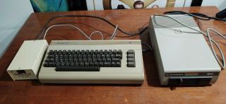 Vintage Commodore 64 Computer Console Keyboard W/ 1541 Disk Drive -