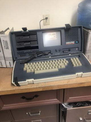 Vintage Osborne Executive Occ 2 Portable Computer,  Running.