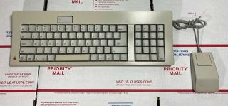 Vintage Macintosh Apple Computer Keyboard M0116 W/ Desktop Mouse G5431 -