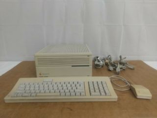 Vintage Apple Macintosh Iici Computer M5780 Oem Keyboard Mouse