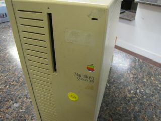 Vintage Apple Macintosh Quadra 700 Computer M5920 - powers but no boot 3