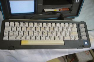 Commodore SX - 64 Executive Portable Computer RARE - 1993 - Boots up 2