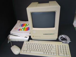 Apple Macintosh Classic Computer M1420 Keyboard,  Manuals,  Mouse,  As Is/for Parts