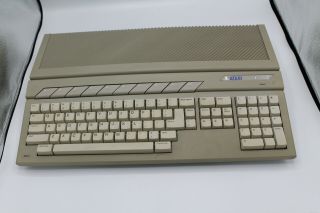 Vintage Atari 1040 Stf Computer Powers On.