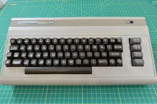 Commodore 64 Breadbin (c64 Ntsc) - Cleaned / / &