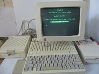 Apple IIc A2S4000 W/ Monitor W/ Mouse & 2 Disks Drives 2