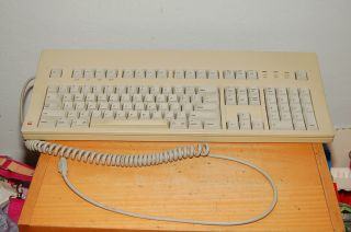 Rare Vintage Apple Computer Keyboard Model M0115