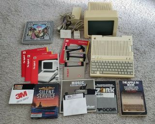 Apple Iic Computer,  Monitor,  Software,  And Manuals