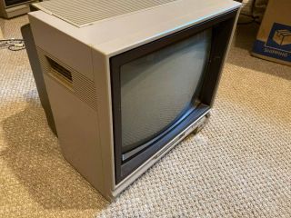 Vintage Commodore Model 1702 Video Monitor 2