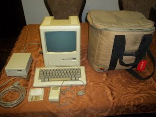 Vintage Apple Macintosh 512k Computer With Apple Carrying Case